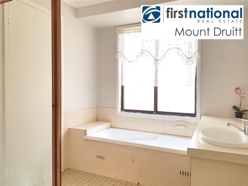 10 Minahan Place, Plumpton NSW 2761