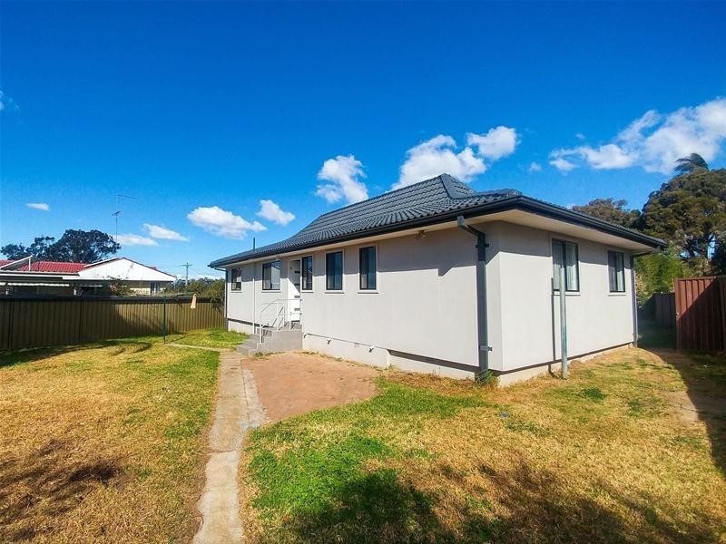 41 Roebuck Crescent, Willmot NSW 2770