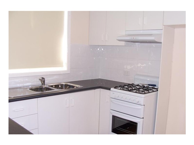 8 Melville Road, St Clair NSW 2759