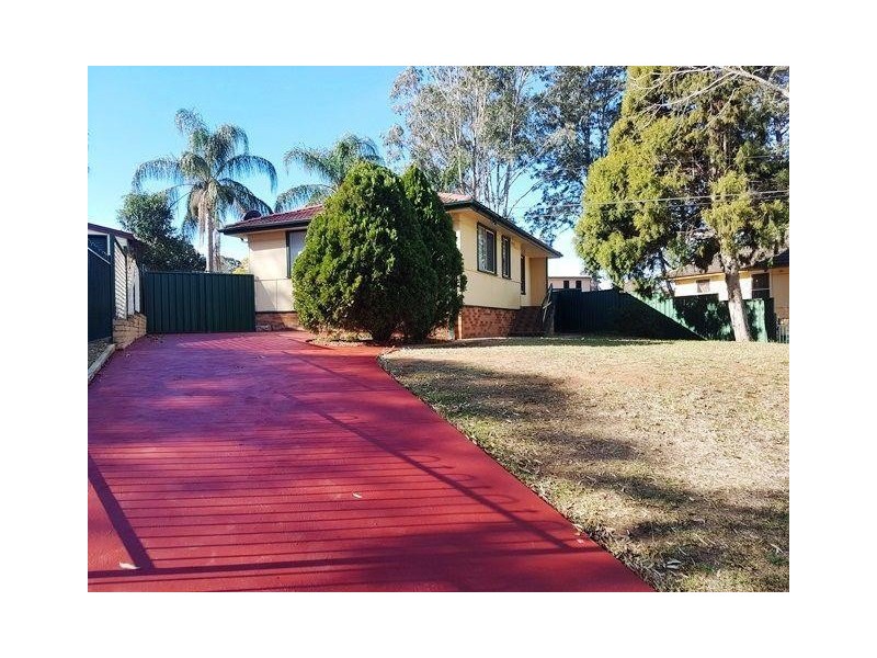 9 Law Crescent, Tregear NSW 2770