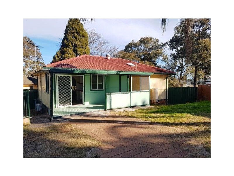 9 Law Crescent, Tregear NSW 2770