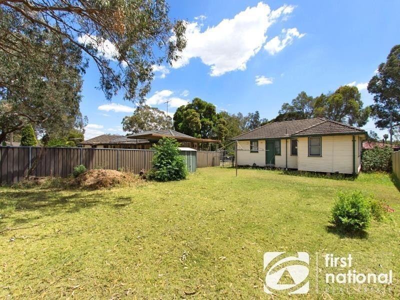 30 Tasman Avenue, Lethbridge Park NSW 2770