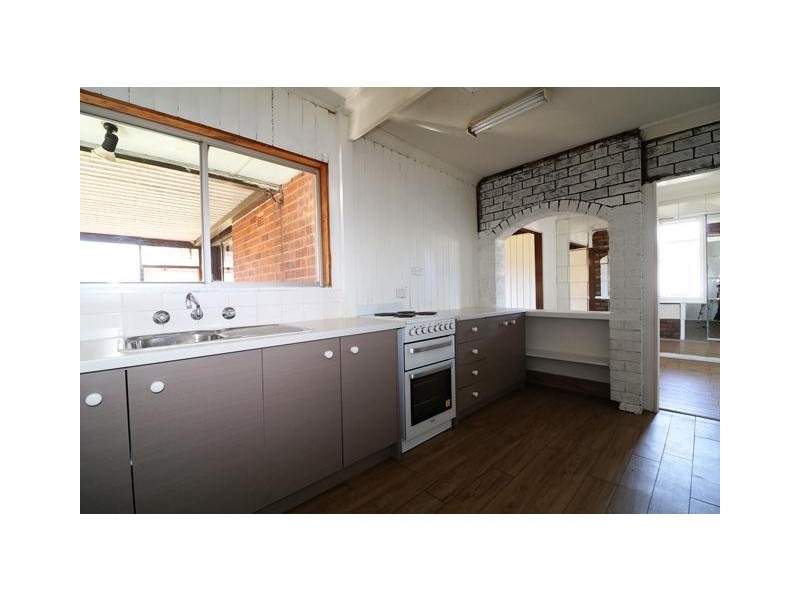 9 Lingayen Street, Lethbridge Park NSW 2770