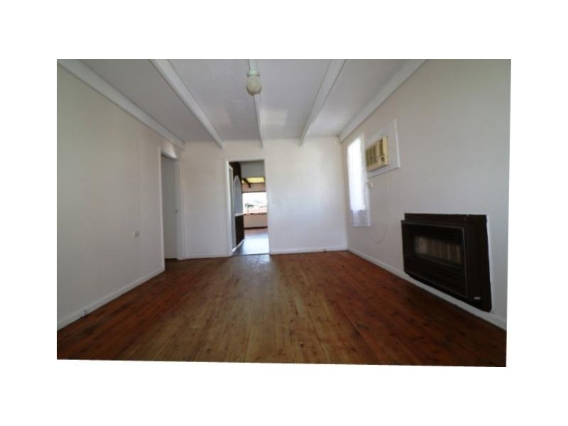 9 Lingayen Street, Lethbridge Park NSW 2770