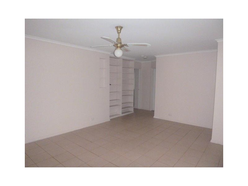 1/ 1 Greaves  Court, Pakenham VIC 3810