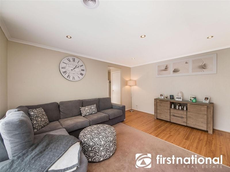 32 Manatoka Crescent, Hampton Park VIC 3976