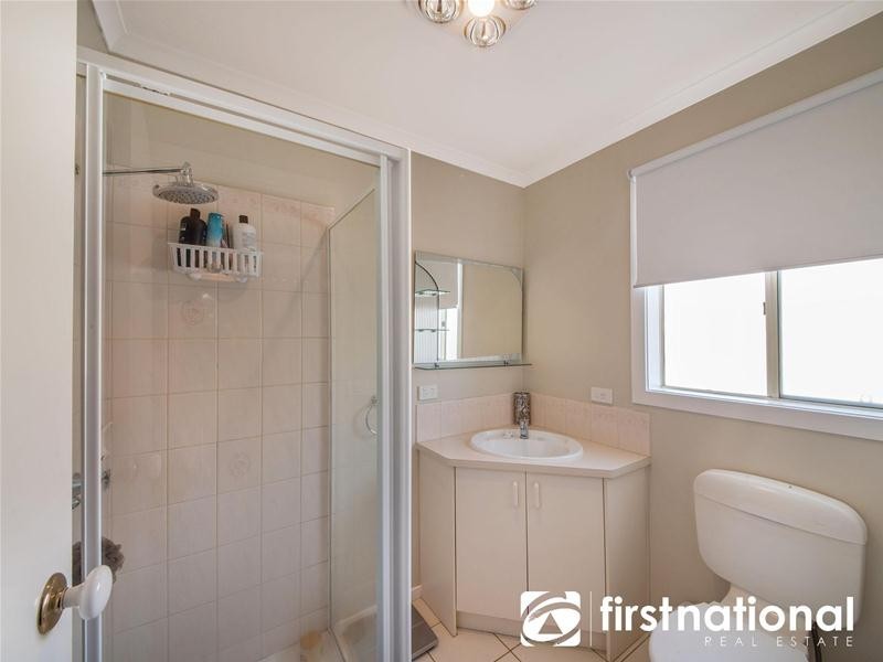 32 Manatoka Crescent, Hampton Park VIC 3976