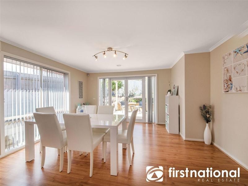 32 Manatoka Crescent, Hampton Park VIC 3976