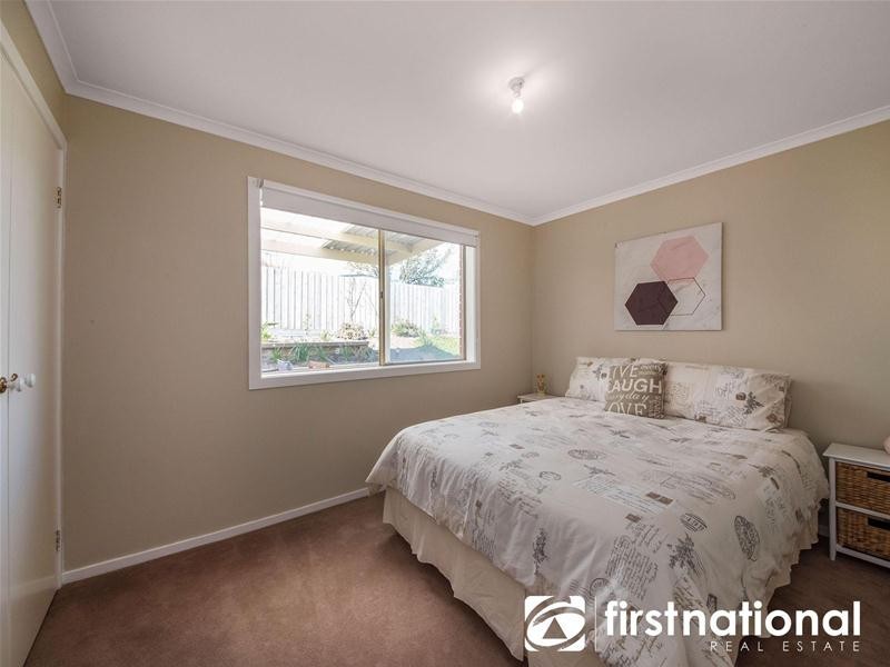 32 Manatoka Crescent, Hampton Park VIC 3976