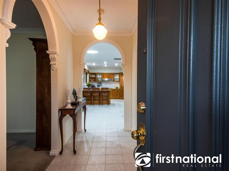 2 Carrington  Place, Berwick VIC 3806