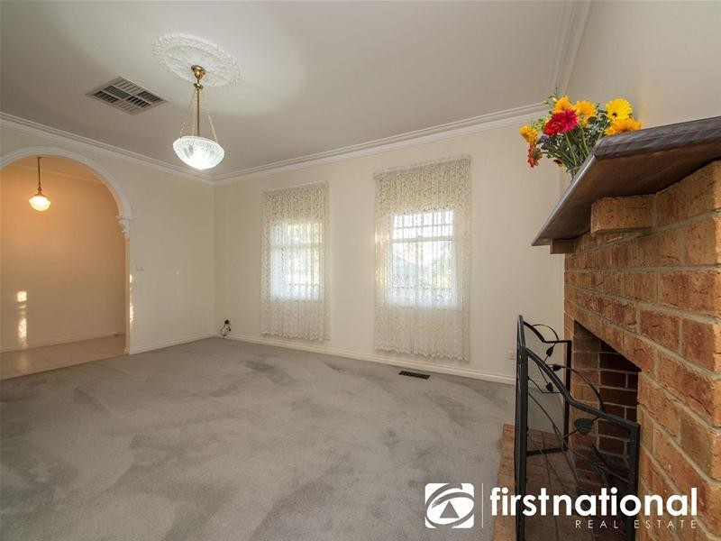 2 Carrington  Place, Berwick VIC 3806