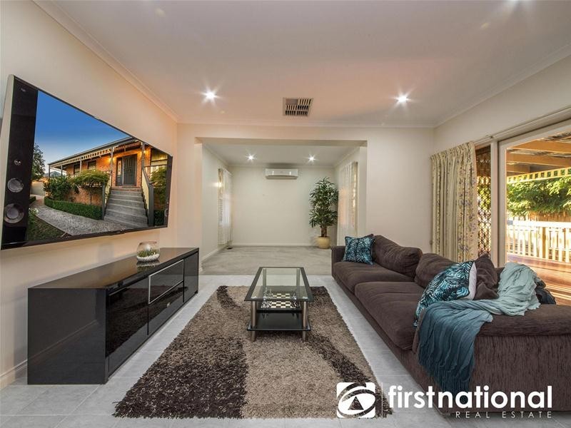 2 Carrington  Place, Berwick VIC 3806