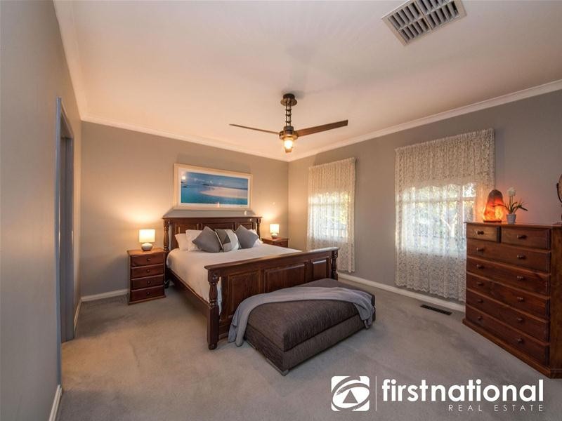 2 Carrington  Place, Berwick VIC 3806