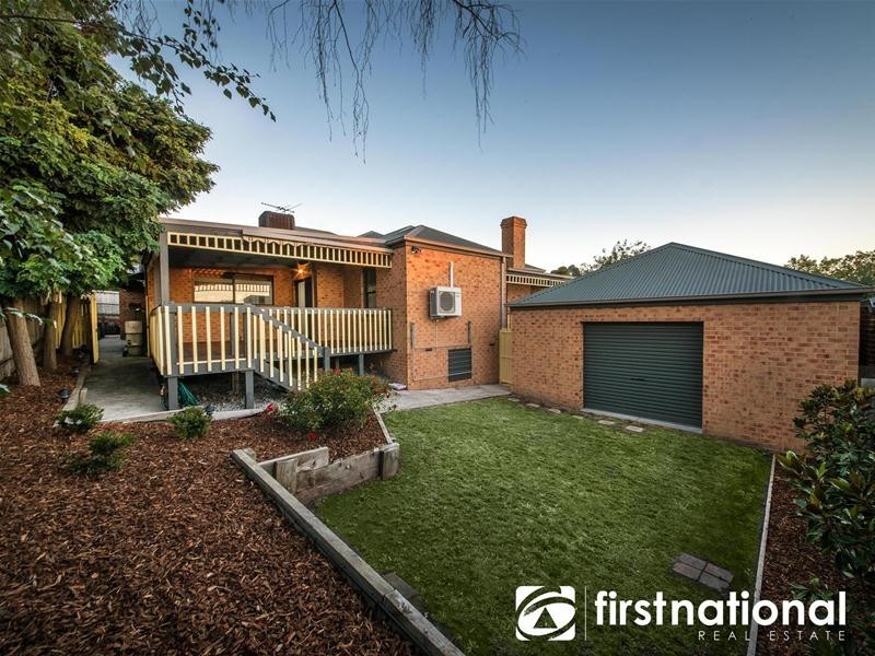 2 Carrington  Place, Berwick VIC 3806