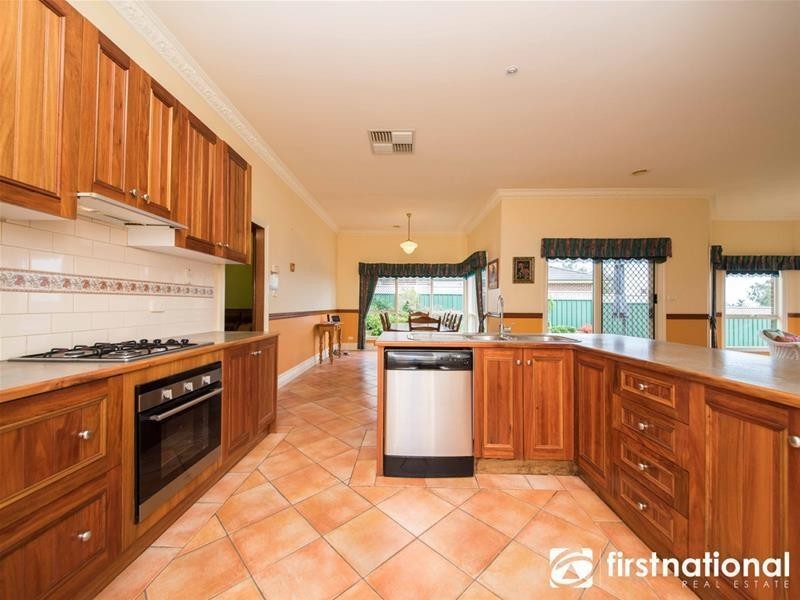 133 Montbrae Circuit, Narre Warren North VIC 3804