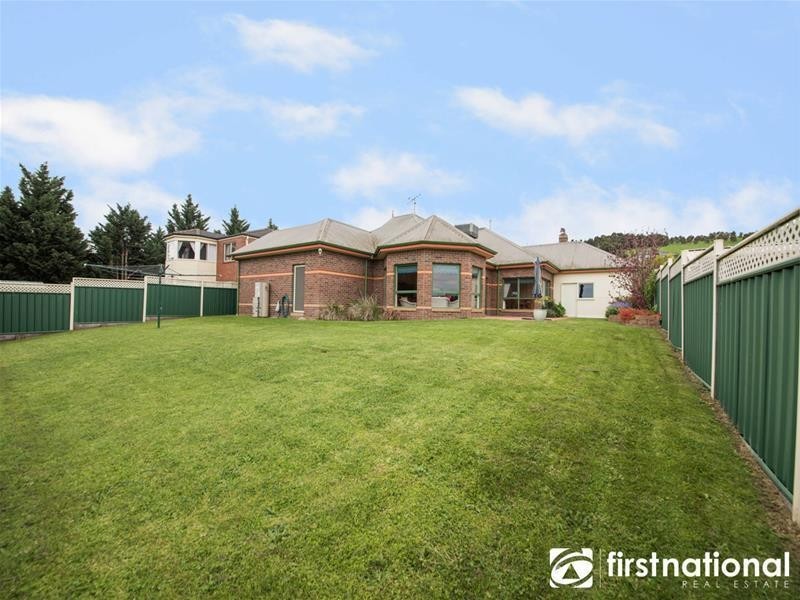 133 Montbrae Circuit, Narre Warren North VIC 3804