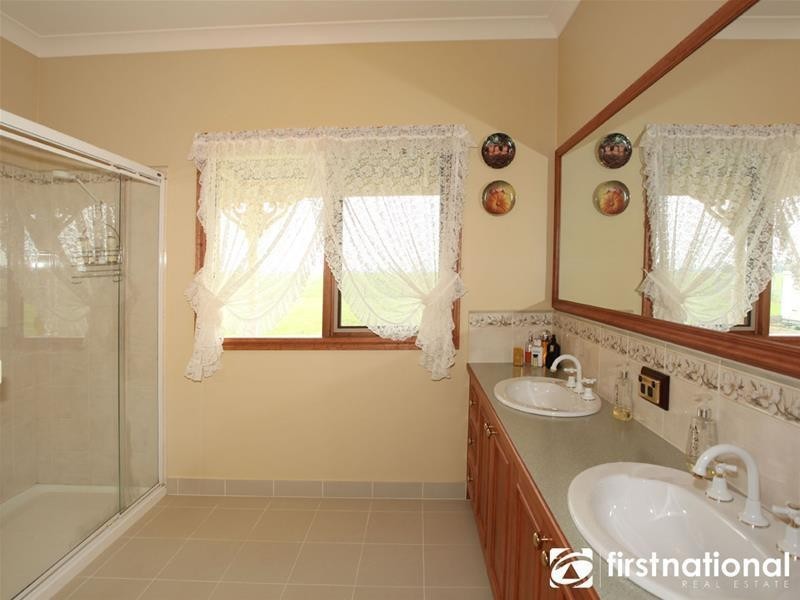 50 Parish Road, Iona VIC 3815