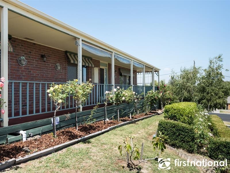 2A McCaffery Rise, Pakenham VIC 3810