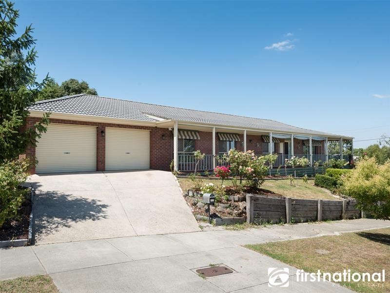 2A McCaffery Rise, Pakenham VIC 3810