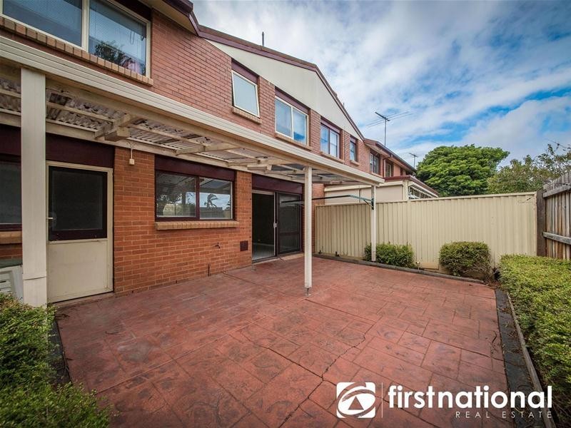 5 Warren Close, Narre Warren VIC 3805