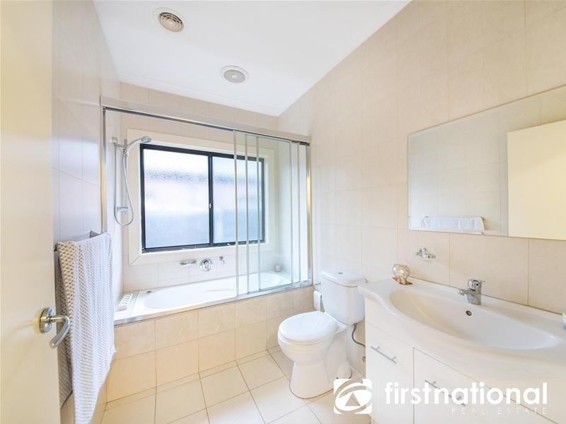 5 Griffith Mews, Pakenham VIC 3810