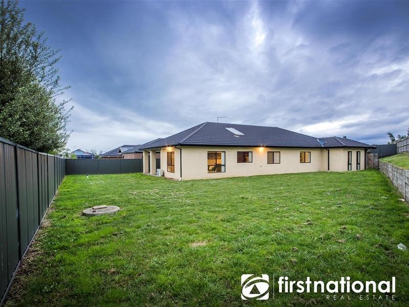 5 Griffith Mews, Pakenham VIC 3810