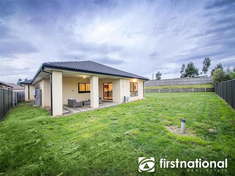 5 Griffith Mews, Pakenham VIC 3810