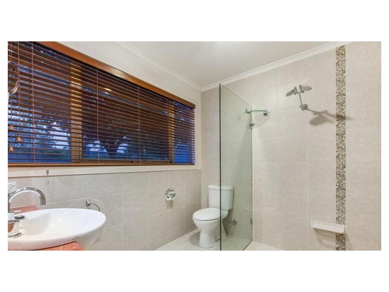 2/49 Lyall Road, Berwick VIC 3806