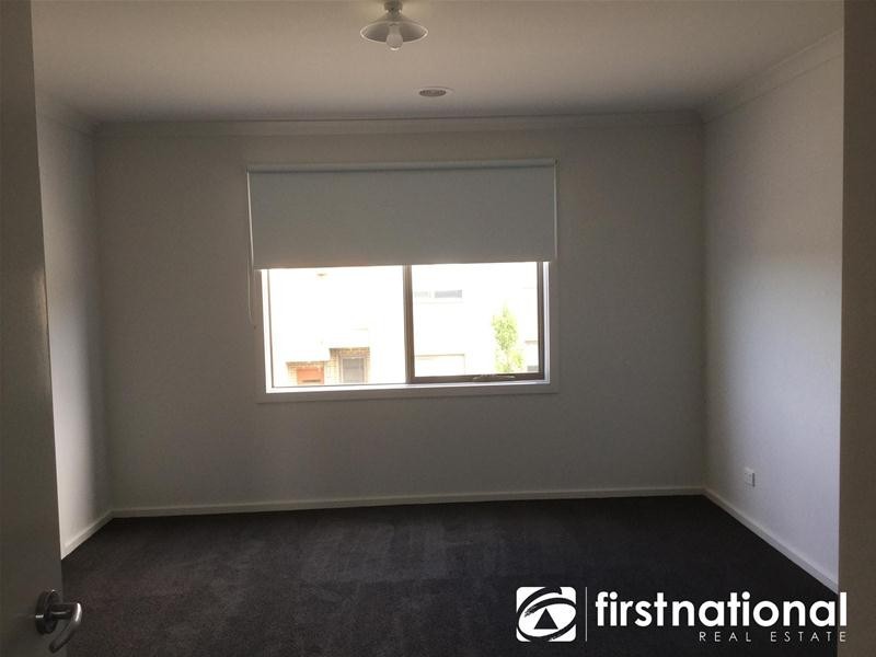 35/23 Atlantic Drive, Pakenham VIC 3810