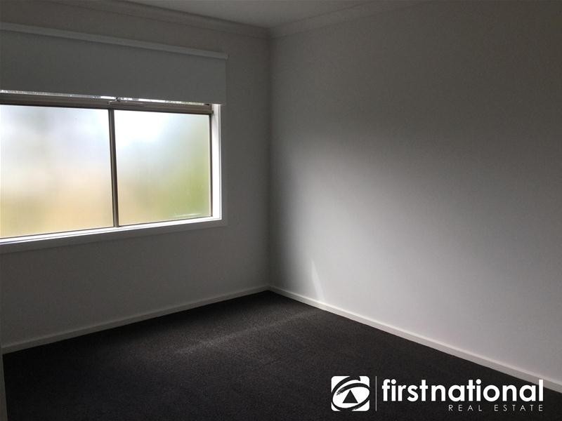 35/23 Atlantic Drive, Pakenham VIC 3810