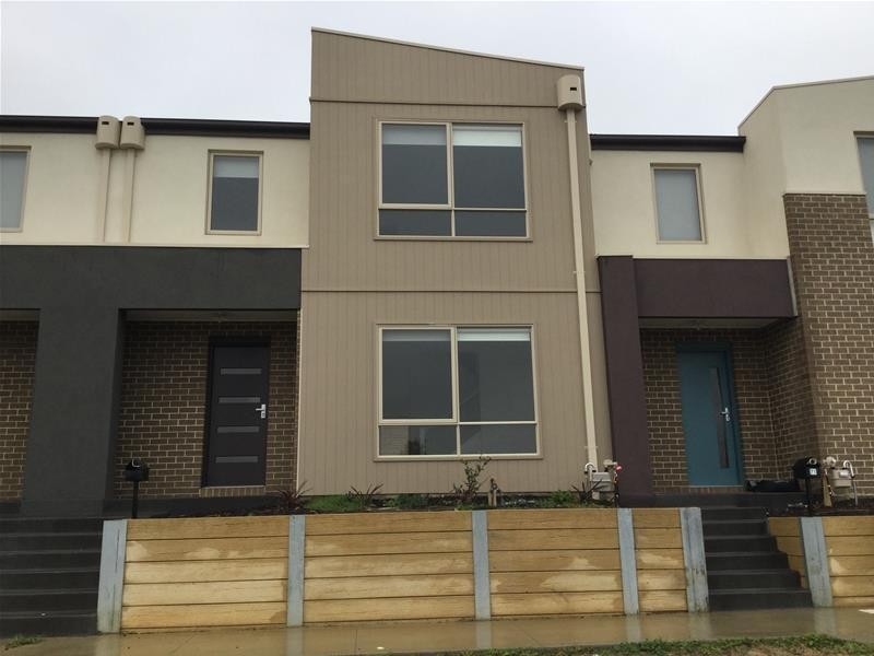 69 Atlantic Drive, Pakenham VIC 3810