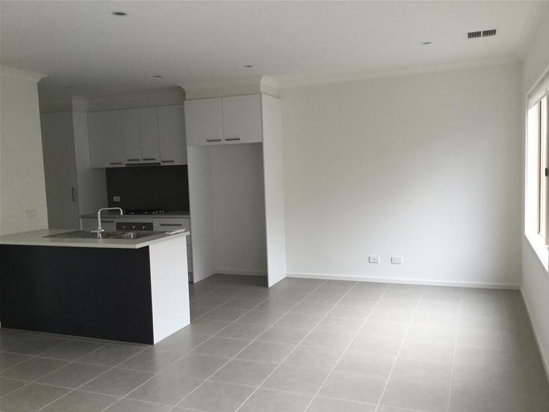 69 Atlantic Drive, Pakenham VIC 3810