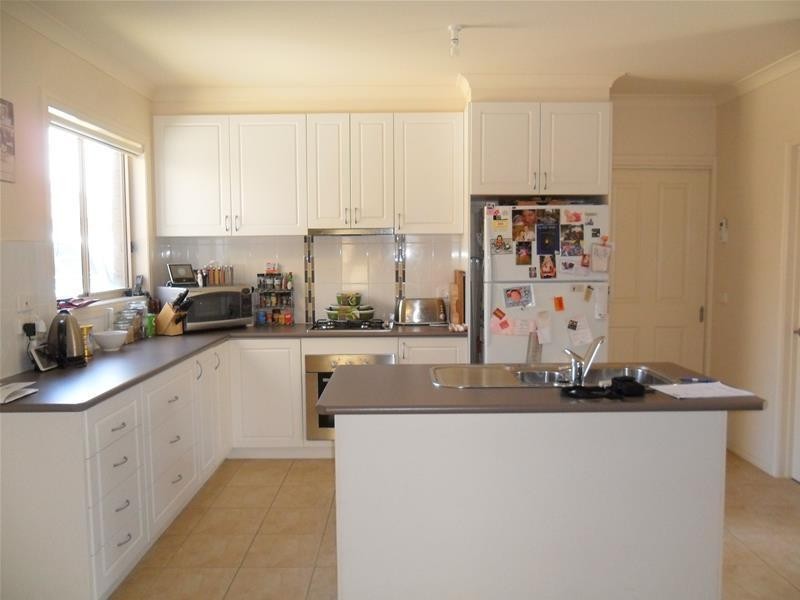 1/6A Iris Place, Pakenham VIC 3810