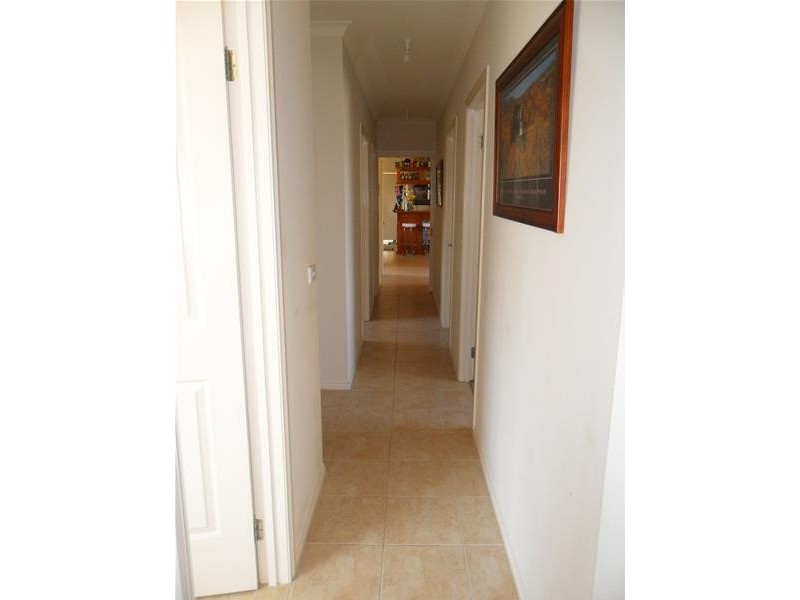 1/6A Iris Place, Pakenham VIC 3810