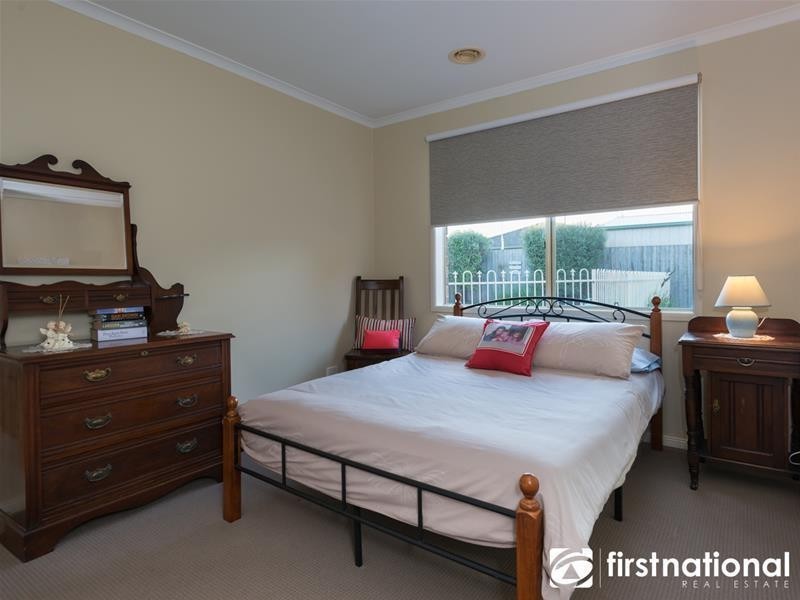 37 Thomas Place, Pakenham VIC 3810