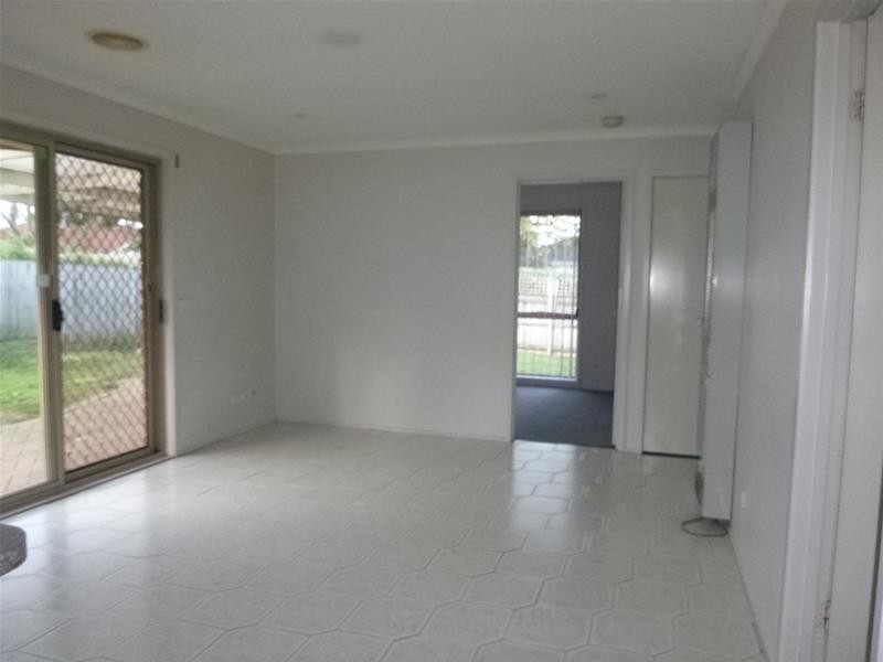 11 Wilmott Close, Berwick VIC 3806