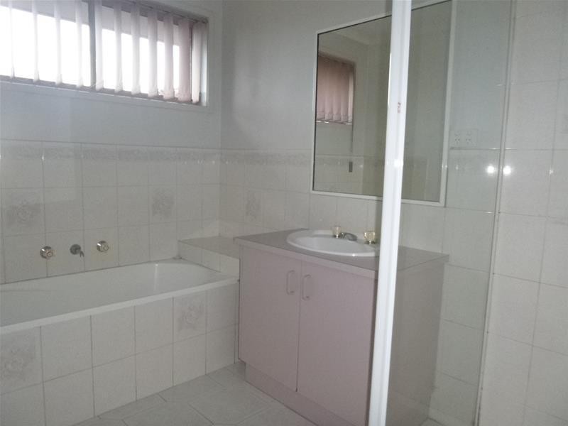 11 Wilmott Close, Berwick VIC 3806