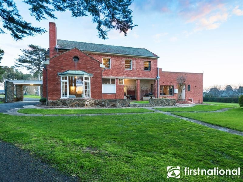 16 Meeking Drive, Pakenham VIC 3810