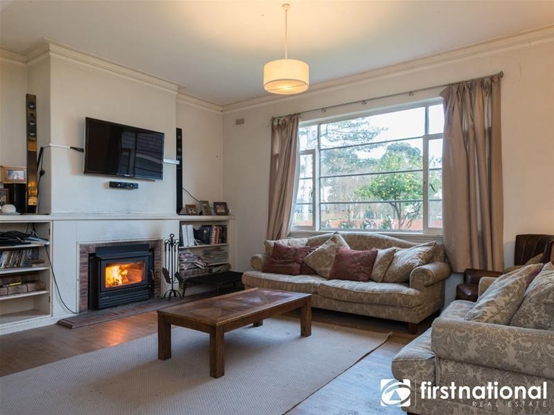 16 Meeking Drive, Pakenham VIC 3810