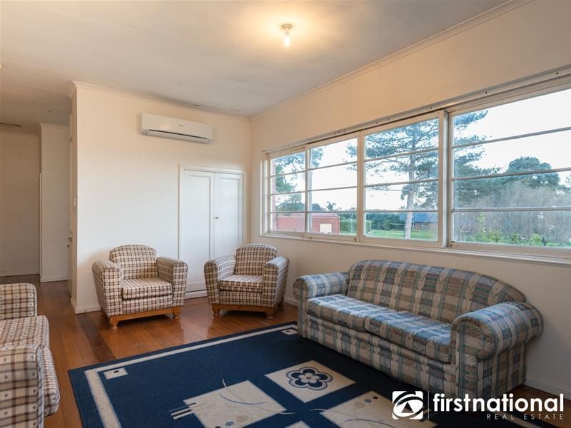 16 Meeking Drive, Pakenham VIC 3810