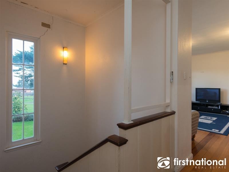 16 Meeking Drive, Pakenham VIC 3810