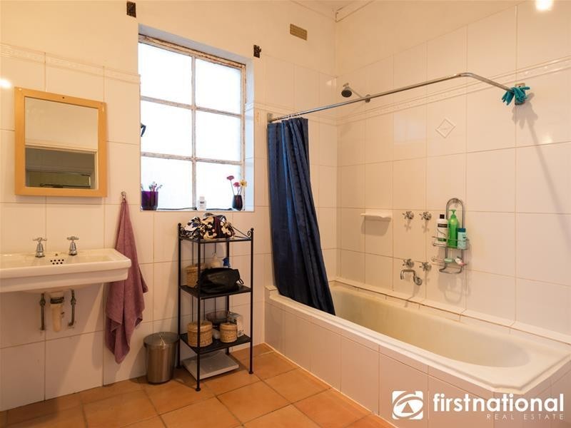 16 Meeking Drive, Pakenham VIC 3810