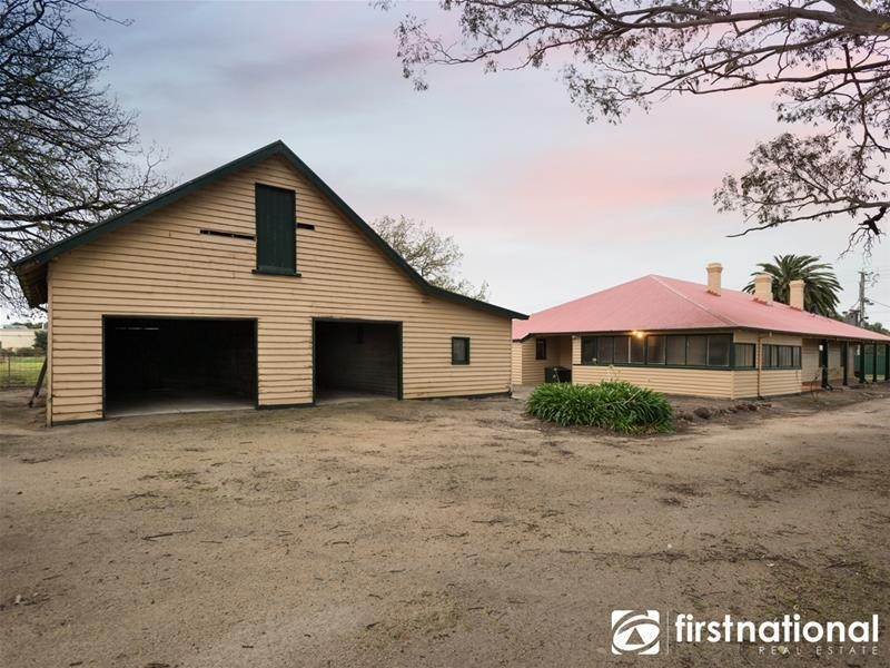 65 Racecourse Road, Pakenham VIC 3810