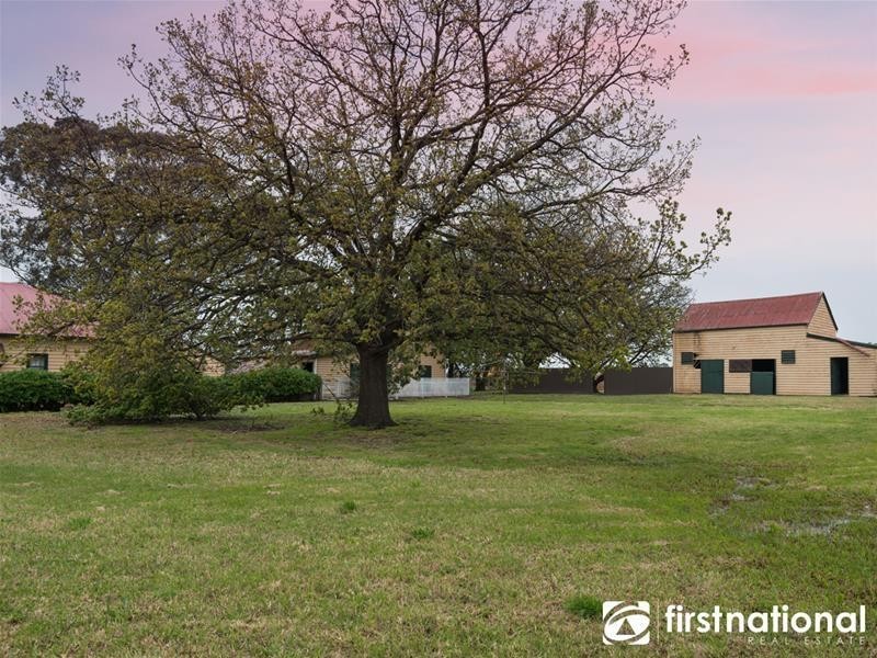 65 Racecourse Road, Pakenham VIC 3810