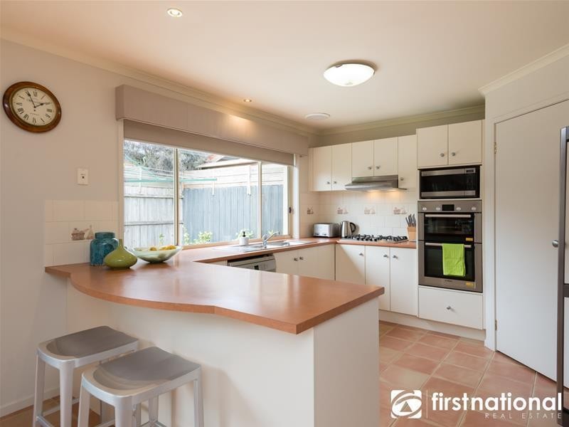 24 Streeton Way, Berwick VIC 3806