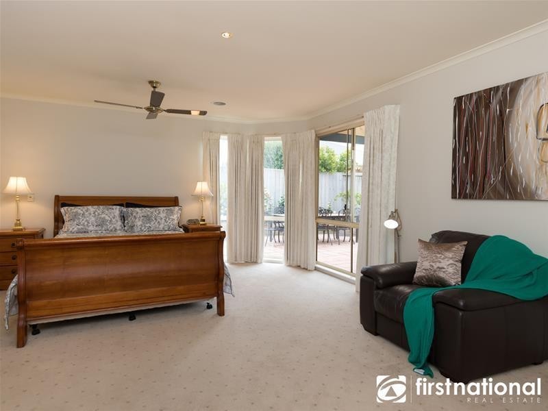 24 Streeton Way, Berwick VIC 3806