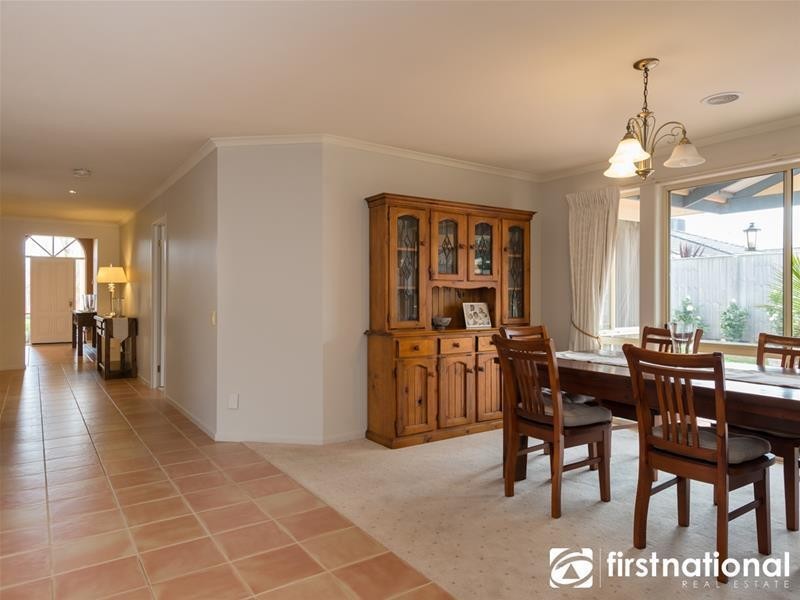 24 Streeton Way, Berwick VIC 3806