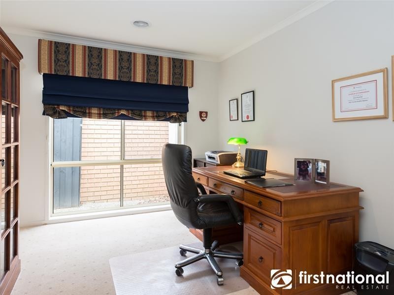 24 Streeton Way, Berwick VIC 3806