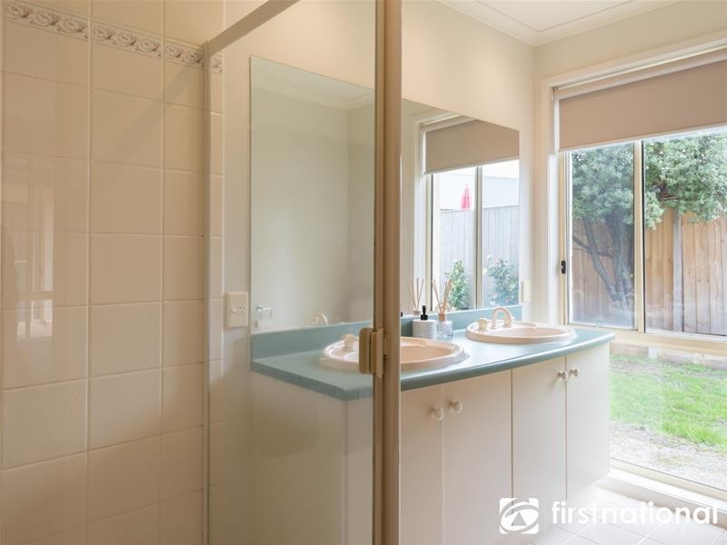 24 Streeton Way, Berwick VIC 3806