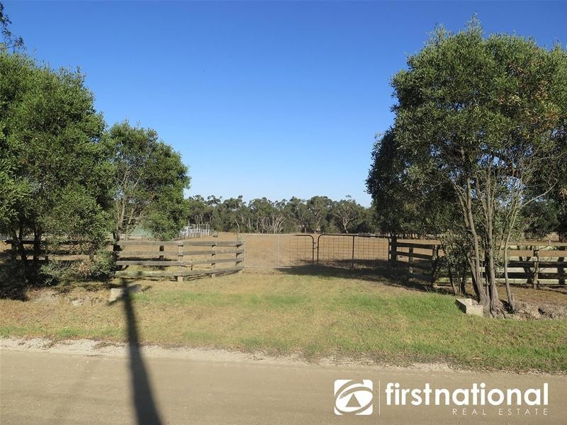 165 Fogarty Road, Tynong North VIC 3813